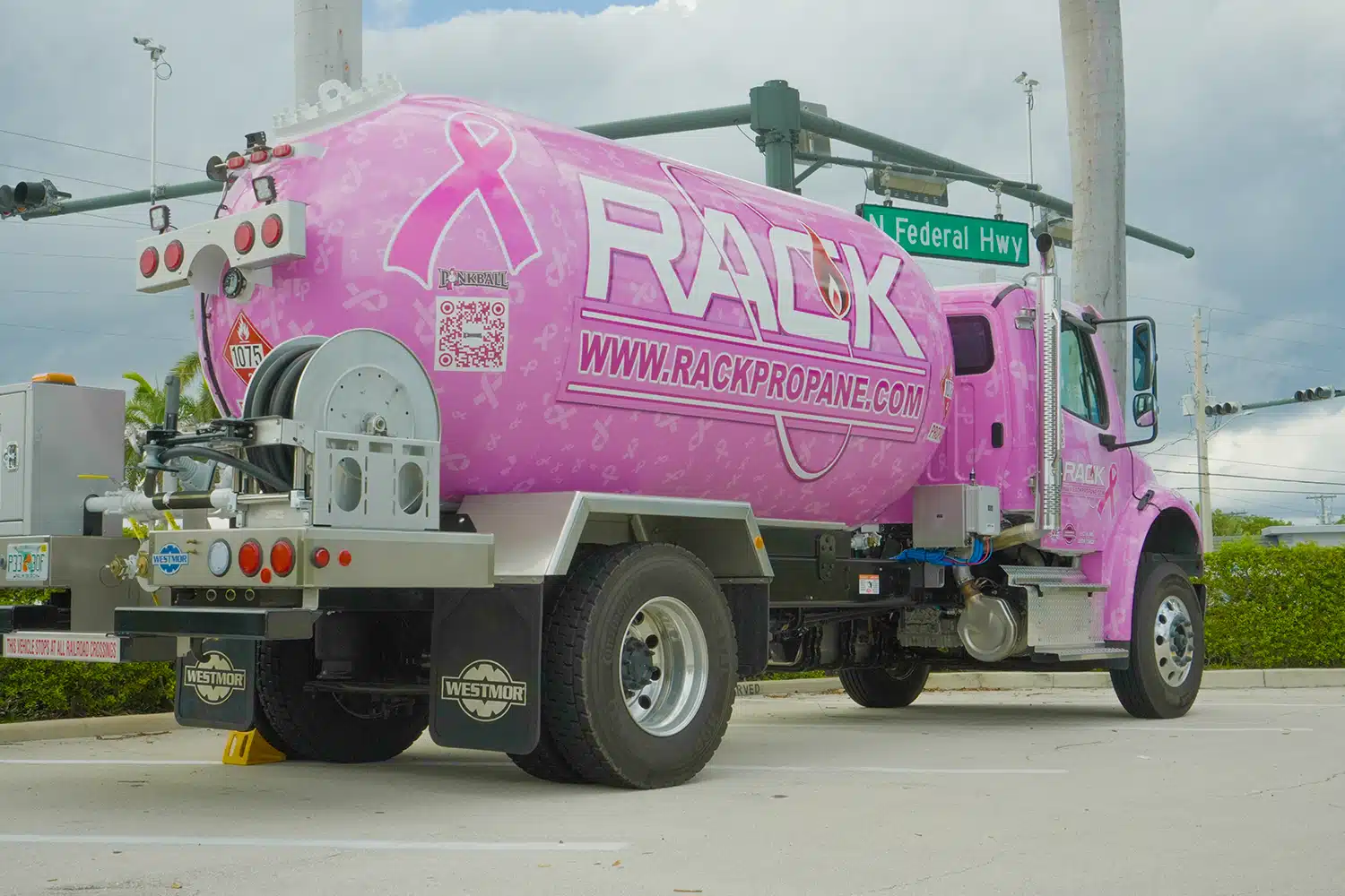 Rack propane delivery truck